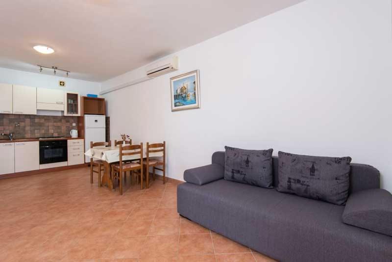 Apartmani Dubravko Putnikovic Exterior photo